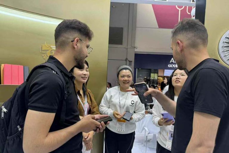 Introduce our products to customers-3